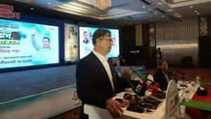 Attack on The Daily Star, Prothom Alo is shameful for nation: Salahuddin