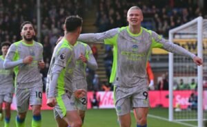 Crystal Palace 0-3 Man City: Erling Haaland scores twice as City keep pressure on Arsenal