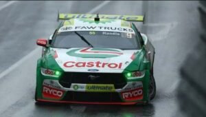 BP sells stake in motor oil arm Castrol for $6bn