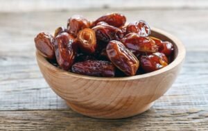 Govt reduces customs duty on date imports by 40pc