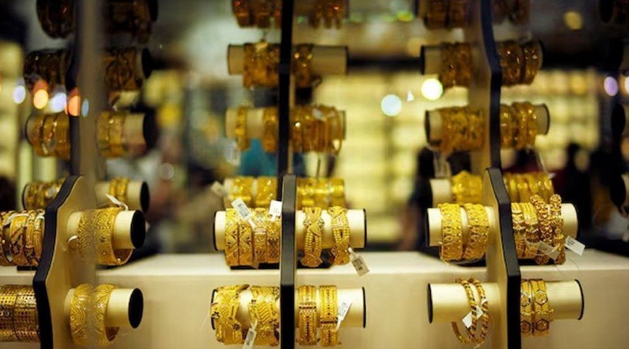 Gold prices fall again