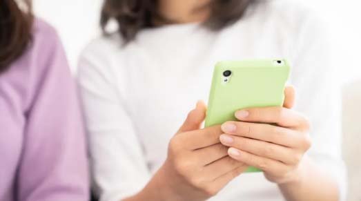 Starmer does not rule out backing social media ban for under-16s