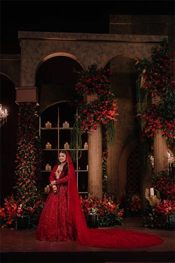 Lehengas with long Dupatta: Crafting a regal look for a gorgeous wedding