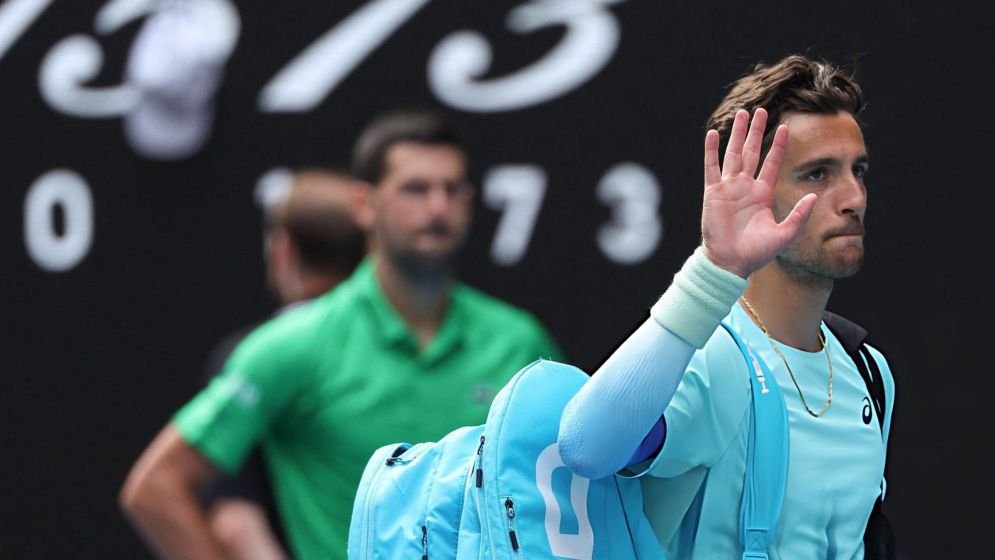 Djokovic through to Australian Open semi-finals after Musetti injury