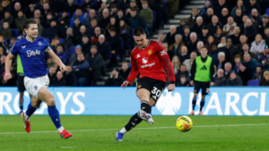 Substitute Sesko seals win at Everton