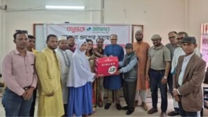 30 underprivileged women get sewing machines in Moulvibazar