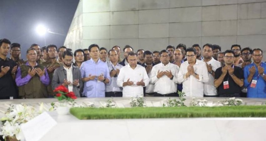 Tarique Rahman concludes election campaign by visiting parents’ graves