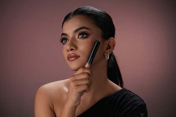 From Hollywood lights to everyday lives