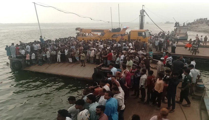 Padma River bus plunge death toll rises to 25, eight still missing