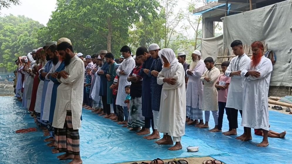 Eid-ul-Fitr being observed in parts of Chapainawabganj, Naogaon