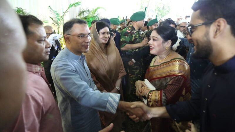 PM exchanges Eid greetings with citizens, diplomats, and scholars at Jamuna