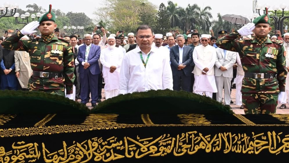 President, PM pay last respect to Speaker’s wife Dilara Hafiz