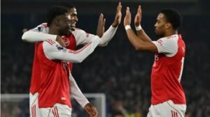 Arsenal extends lead at top as Man City draws with Forest