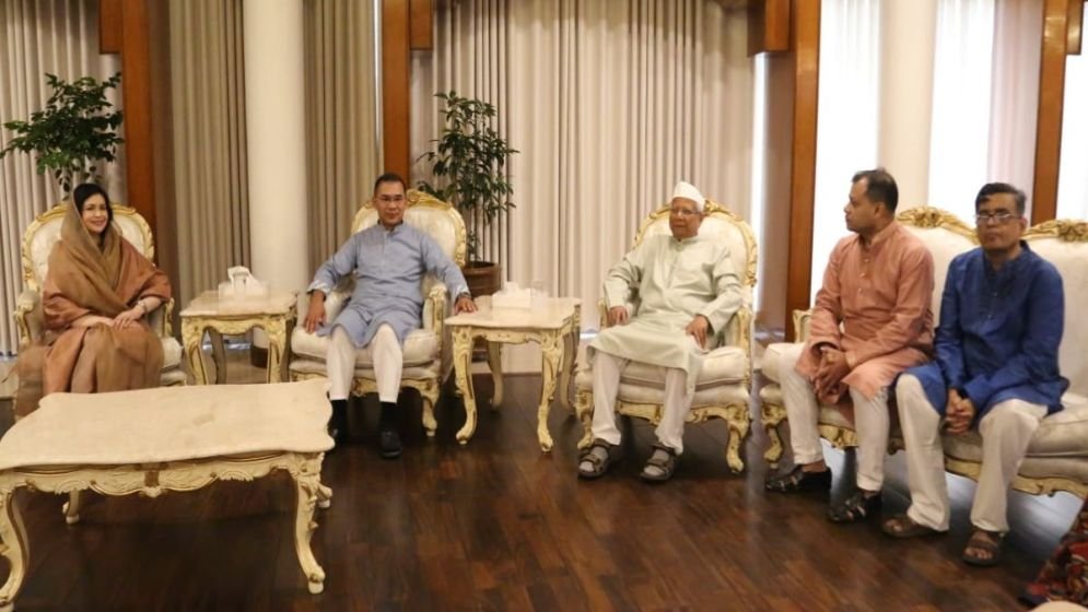 PM exchanges Eid greetings with Prof Yunus