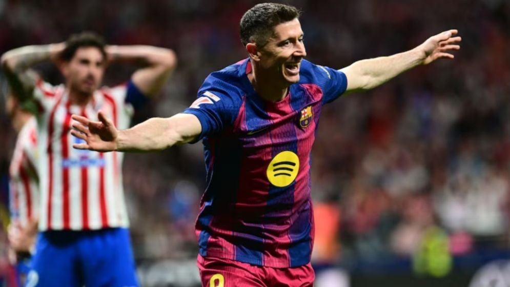 Barca beat 10-man Atletico to take major step towards title