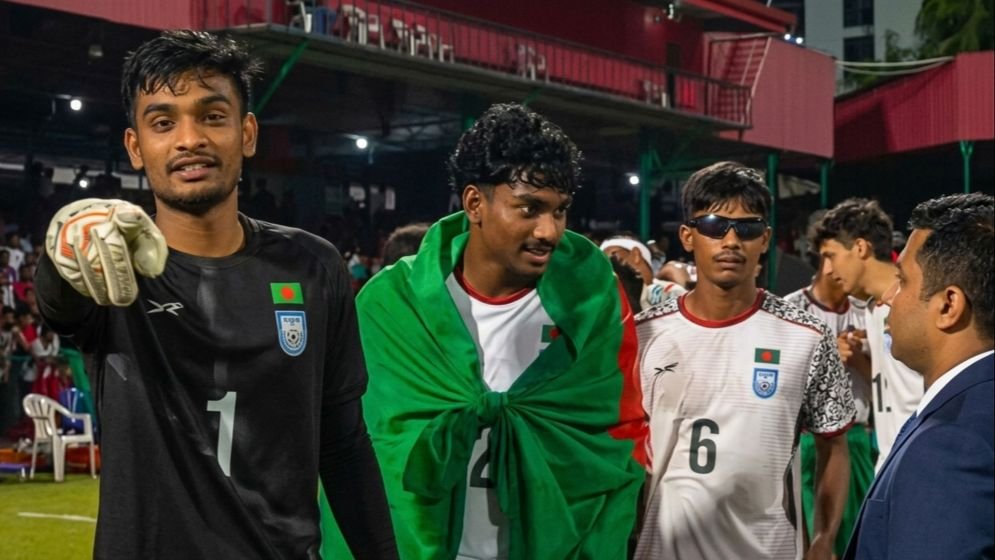 Bangladesh U-20 retain SAFF crown prevailing 4-3 in tie-breaker, Aminul pledges rewards