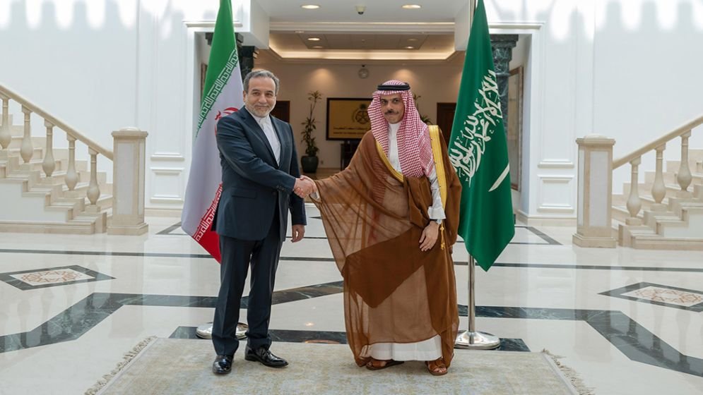 Saudi, Iranian FMs hold first call since start of war