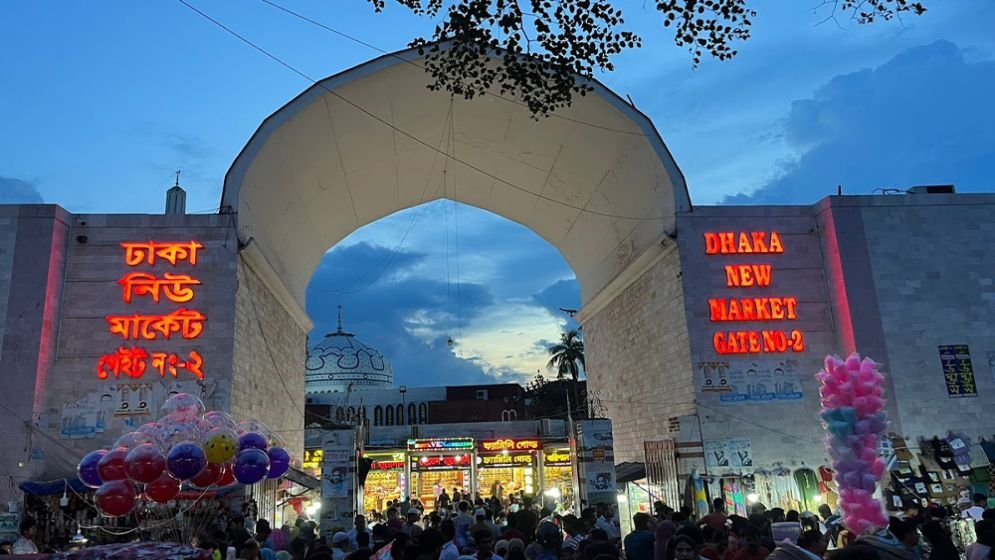 Shopping malls directed to close by 8pm