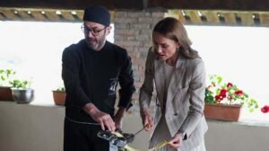 UK’s Princess Kate learns pasta-making on visit to Italy