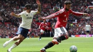 Fernandes equals assist record