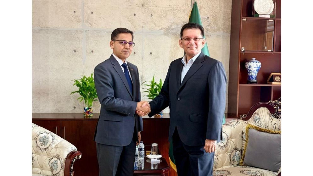 Indian high commissioner pays farewell call on foreign minister