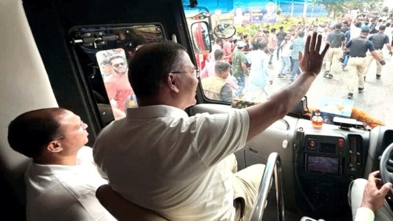PM Tarique Rahman joins roadside rally in Cumilla en route to Chandpur