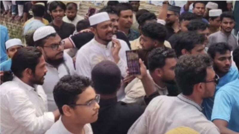 Chhatra Dal allegedly attacks NCP’s Nasiruddin Patwary in Jhenidah