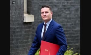 Wes Streeting quits cabinet and calls on Starmer to resign