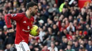 Fernandes hits back at Keane over ‘lie’