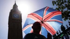 Air conditioning needed in schools, says mayor