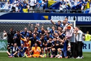Bosnia beat Qatar to reach World Cup knockout stages for first time