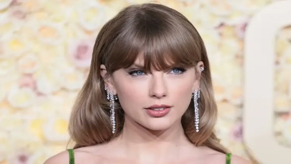 Taylor Swift becomes youngest woman in Songwriters Hall of Fame