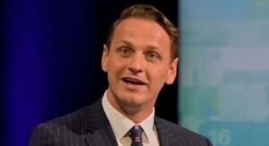 Starmer and home secretary in row over minister’s future