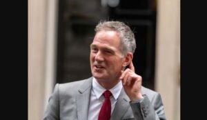 Business secretary attacks ‘entitlement’ of Starmer leadership rivals