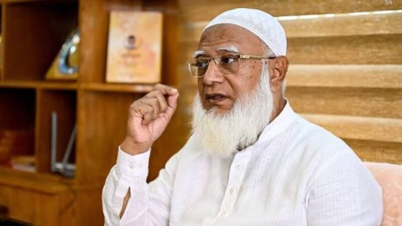 Jamaat Ameer gifts 10-kg mangoes to MPs, fourth-grade staffers at Parliament