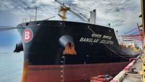 MV Banglar Joyjatra finally crosses Strait of Hormuz