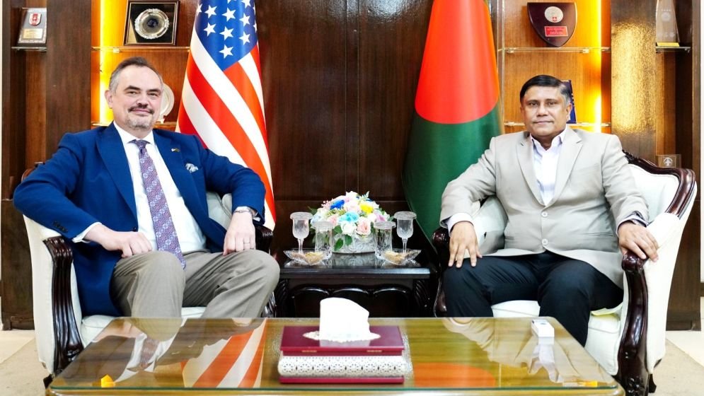 US envoy pays courtesy call on PM’s Defense Adviser