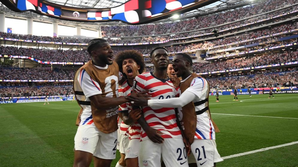 US beat Paraguay 4-1 in dream start for World Cup co-hosts