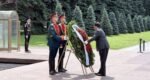 FM pays tribute to war heroes in Moscow