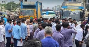 Students block road in Uttara again