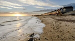 Heroic British-Bangladeshi Mother and Daughter Drown Saving Child at UK Beach