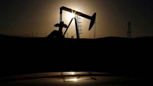 US reinstates sanctions on Iranian oil sales