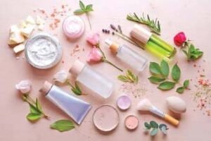 Glow through summer with simple makeup