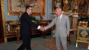 Burnham becomes UK prime minister