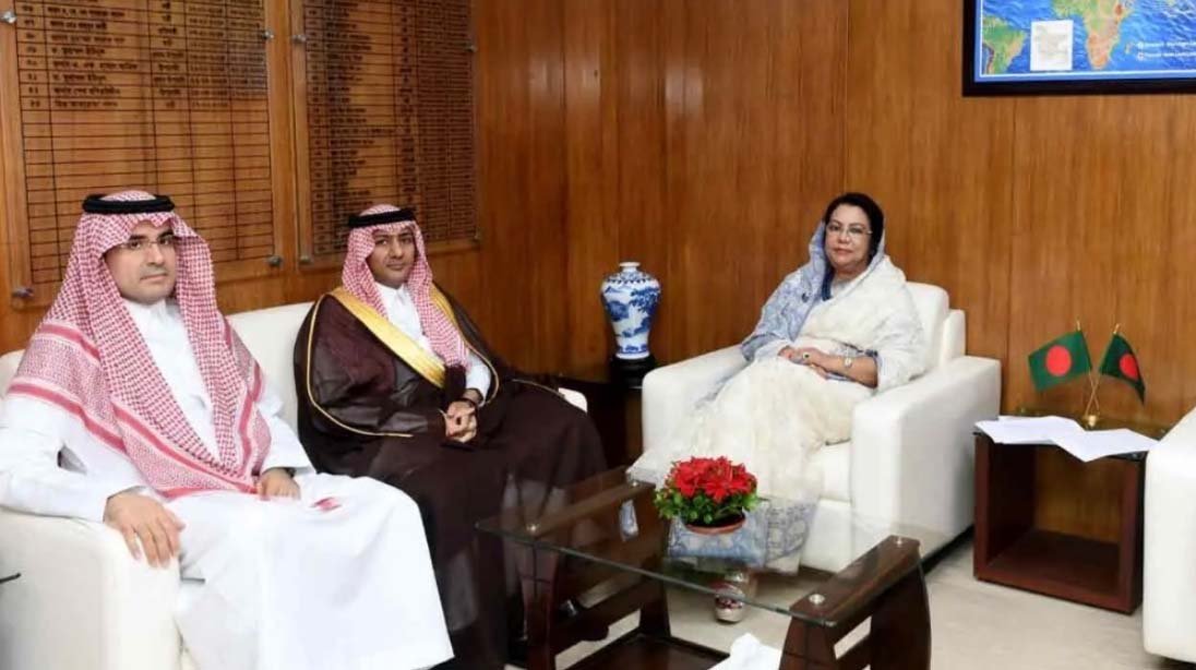 Bangladesh urges Saudi Arabia to cut Hajj costs for pilgrims
