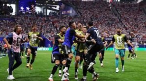 Argentina break English hearts for Spain final