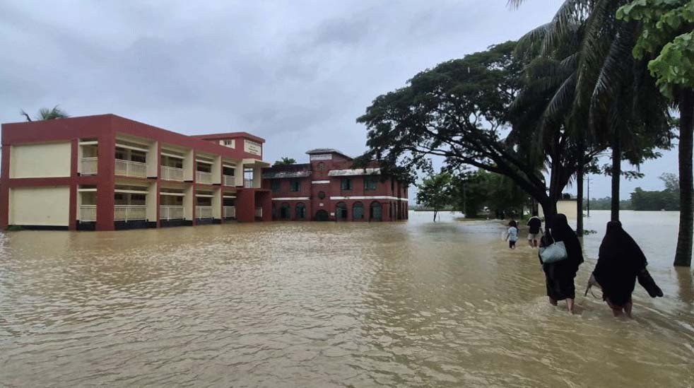 Floods, landslides in Cox’s Bazar leave 22 dead, 3 lakhs marooned