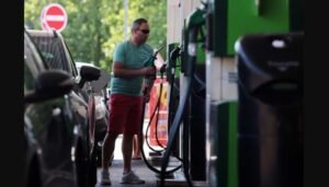 UK petrol prices hit highest level in almost four years as bank holiday getaway looms