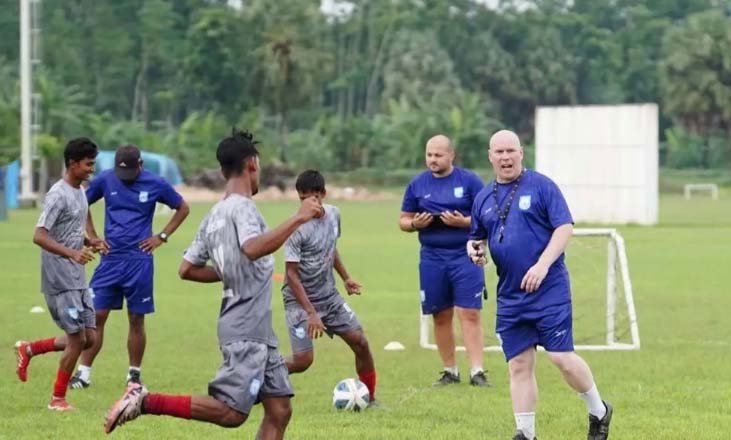 Bangladesh U-20 coaches clash, British coach calls 999 for police
