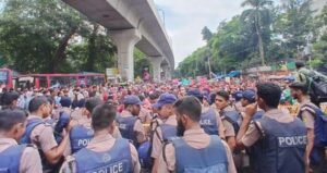 Recommended pry teachers block Shahbagh demanding appointments within Aug
